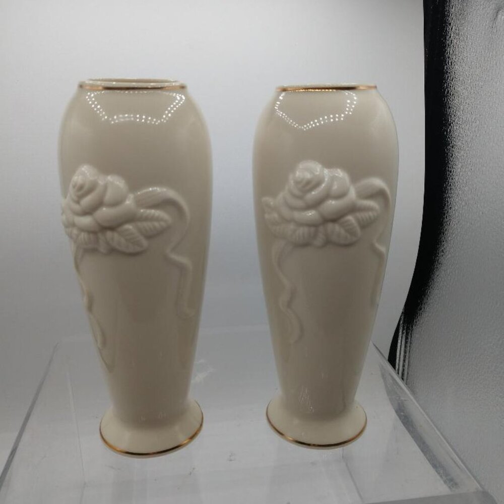 Lenox Ivory Rosebud Collection Gold Trim Embossed Bud
